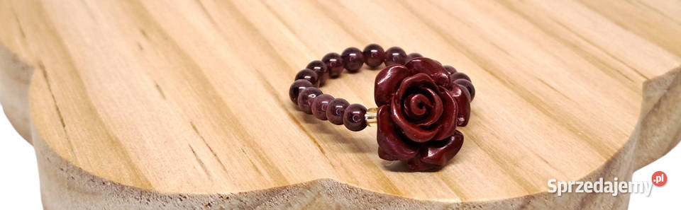 Pierścionek z różą i kulkami granatu GRANAT 510 Warszawa