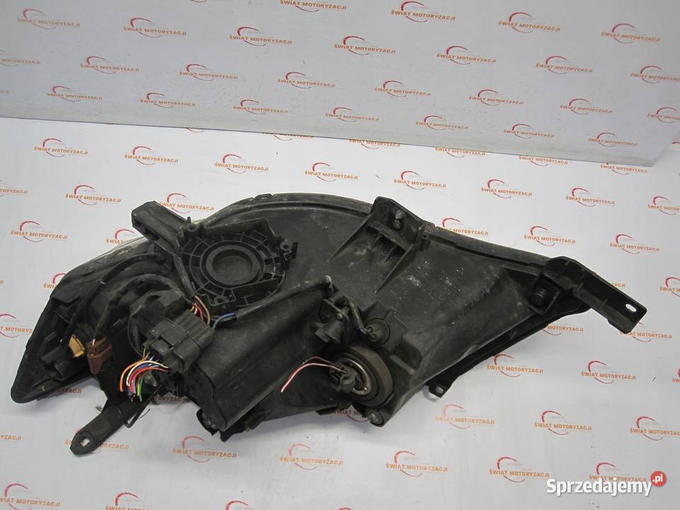 OUTLANDER II 08r lampa prawy przód ANGLIK osobowe Kielce sprzedam