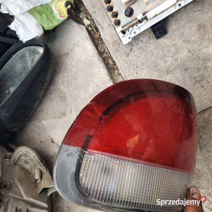 Lampa tylna prawa lewa narożna w błotnik Mazda małopolskie Kraków sprzedam