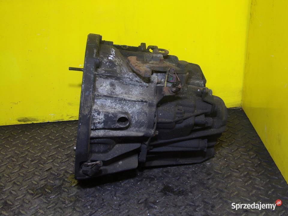 TRAFIC VIVARO PRIMASTAR 19 DCI 06r 82 skrzynia