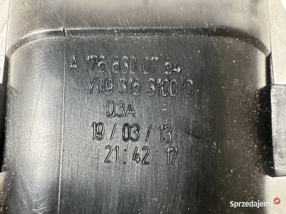 MERCEDES BENZ AKLASA W176 KRATKI NAWIEWU KOMPLET osobowe Międzychód
