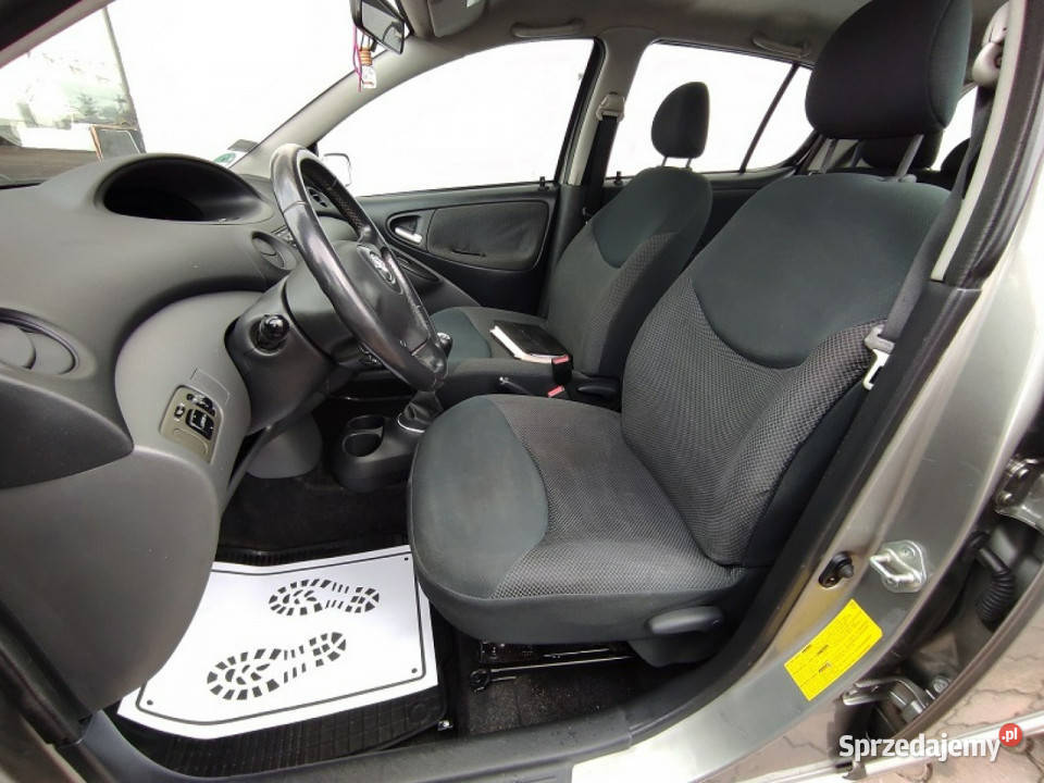 Toyota Yaris 13 benzyna klima elszyby elektryczne lusterka Racibórz