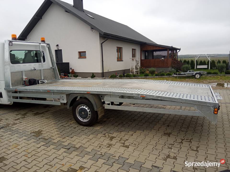 Najazd zabudowa auto laweta pomoc drogowa Paradyż