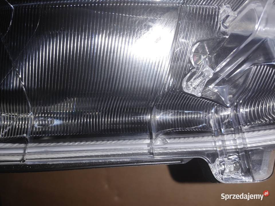 PRAWA LAMPA PRZEDNIA TOYOTA COROLLA XII E21 Części samochodowe Włocławek