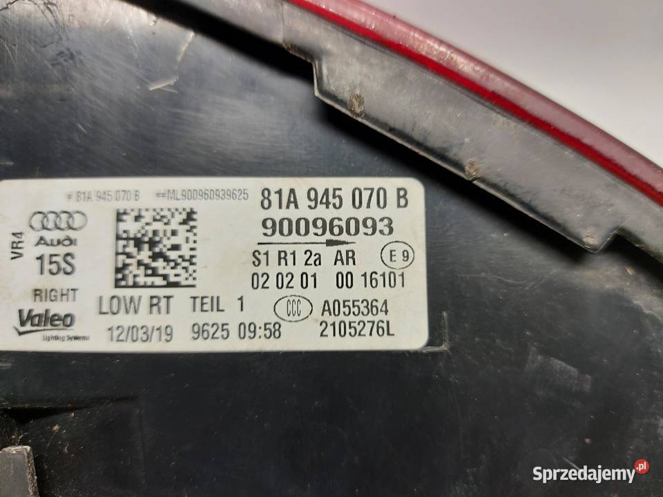 Audi Q2 81A Lampa tył prawa 81A945070B