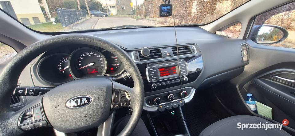 KIA RIO SUPER STAN Sedan 2017r benzyna bmały