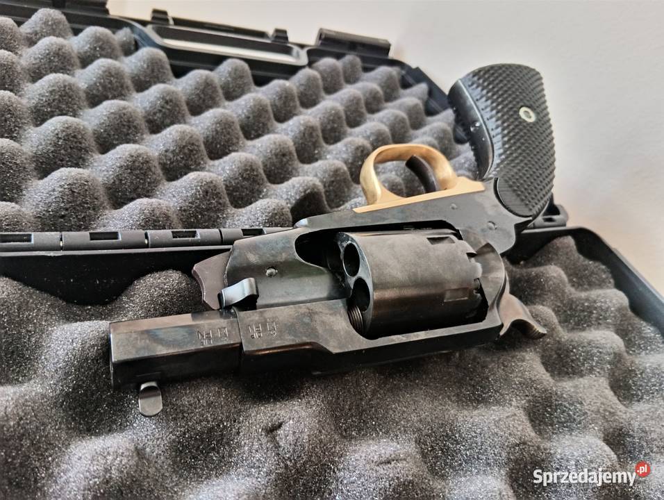 Rewolwer czarnoprochowy Pietta Bulldog sprzedam