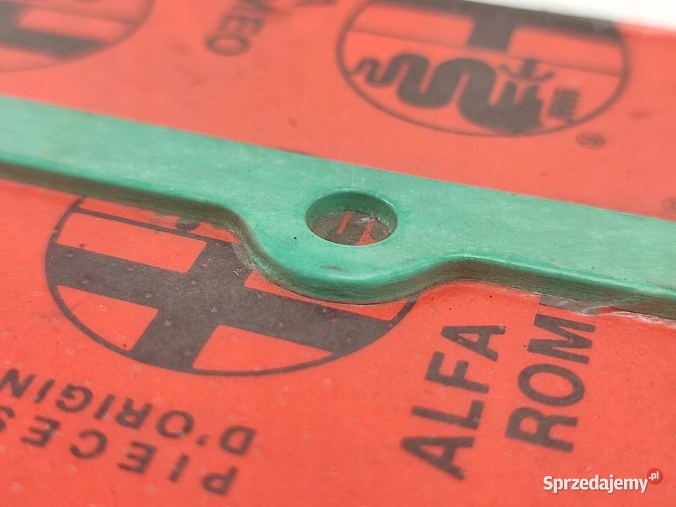 USZCZELKA POKRYWY ZAWORÓW ALFA ROMEO 33 15 osobowe