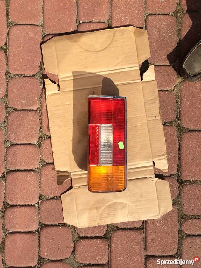 LAMPA TYLNA LEWA PRAWA ORYGLADA 2106 Białystok sprzedam