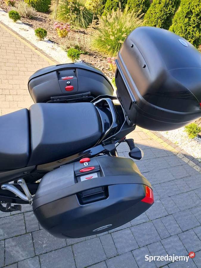 Sprzedam motocykl sportowoturystyczny Mniów sprzedam