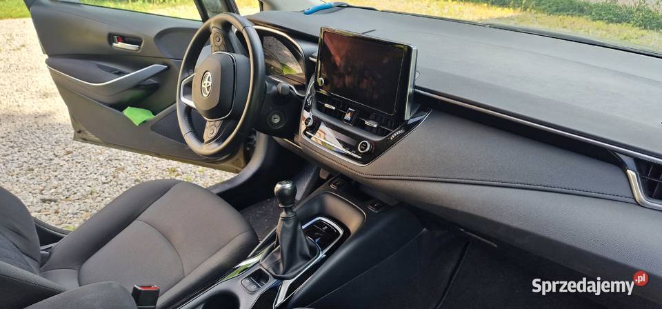 Sprzedam Toyotę Corolla sedan 15 Comfort 2022