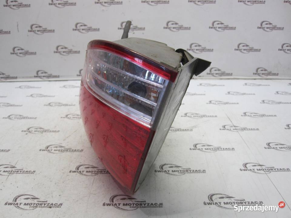 HYUNDAI i40 12r lampa prawa tył 924023Z000 osobowe