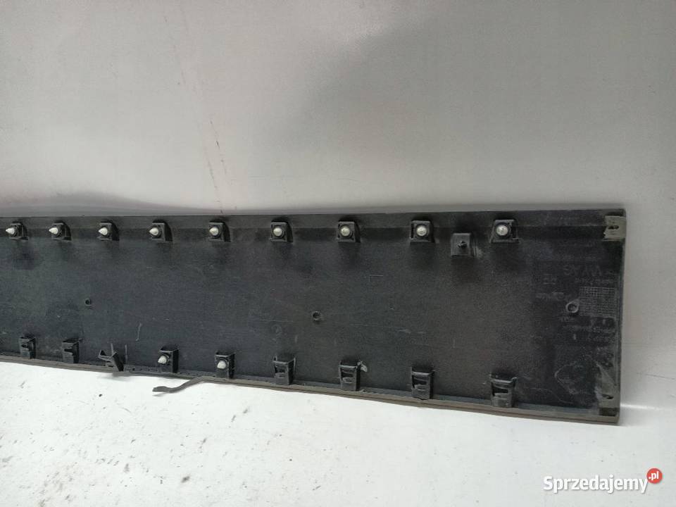 LISTWA DRZWI PRAWA VW CRAFTER 2 7C0853518