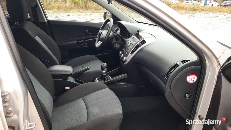 Kia Ceed Lift 14 16V Benzyna 105 Klima Zadbany autoalarm Kraśnik sprzedam