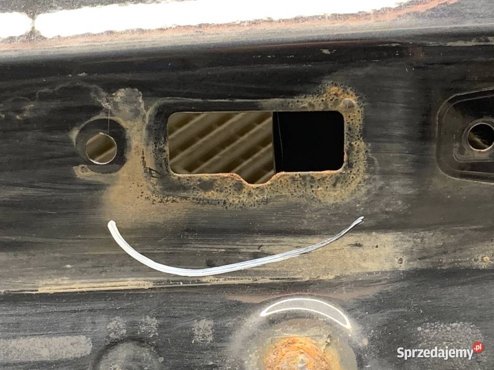 KLAPA TYŁ TOYOTA AVENSIS T27 SedanLimuzyna 0818 osobowe