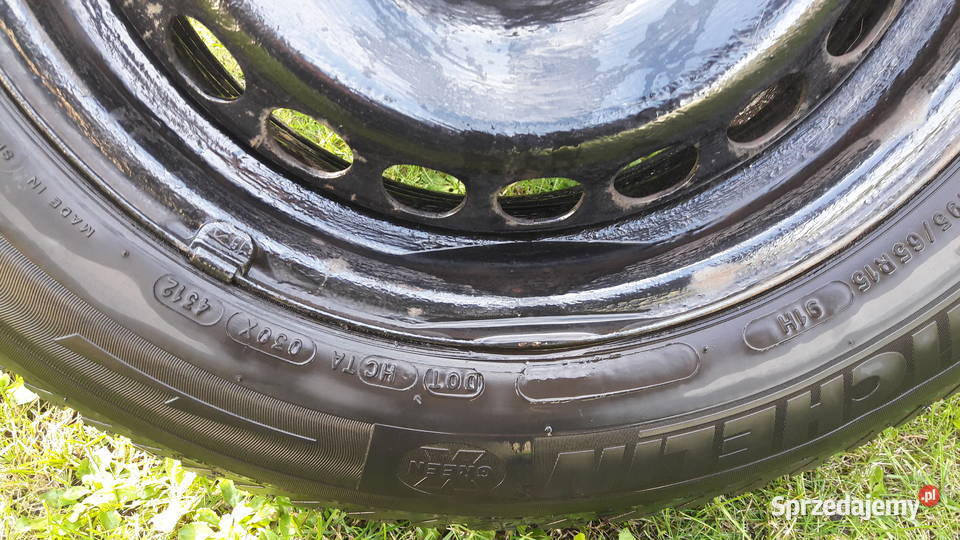 Opony zimowe Michelin 195 65 R 15 bez felg 15cale Samochodowe Łaszczów