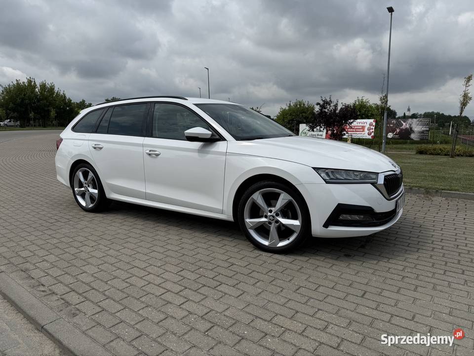 Skoda Octavia prywatna asystent pasa ruchu Płock