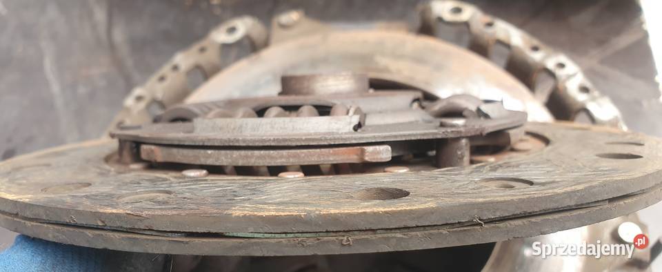 AUDI A4 B5 DOCISK SPRZĘGŁA 050141117 TARCZA Radom sprzedam