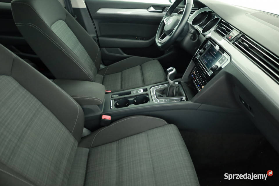 VW Passat 15 TSI manualna Passat Volkswagen mazowieckie