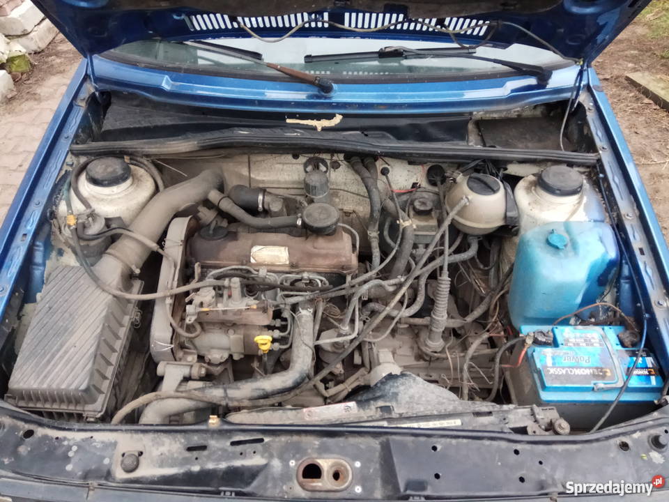 Błękitnoniebieski Golf mk2 16td niebieski Marki