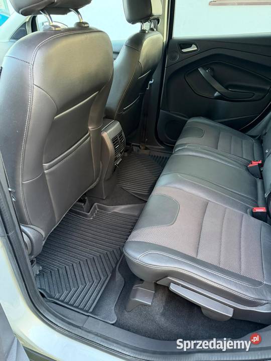 Kuga z małym przebiegiem doposażona Okazja