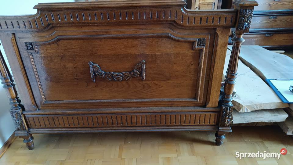 Dębowe łóżko renowacji Łazy