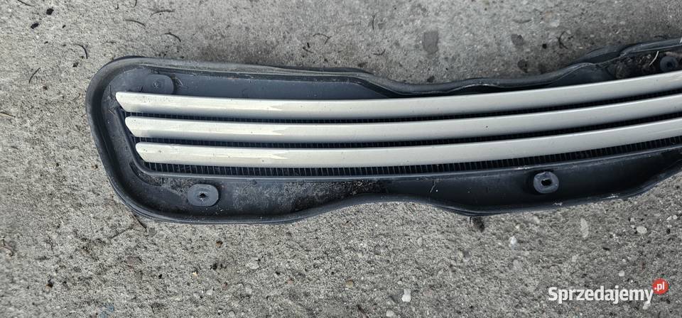 Kratka wlot maski mercedes w210 2108800705