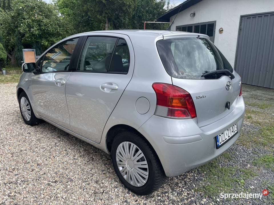 Toyota Usris 2009 5drzwi klima komputer super Yaris