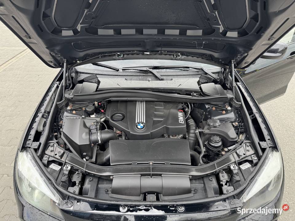 Zadbane BMW X1 sdrive 118d 2011r czarny Limanowa