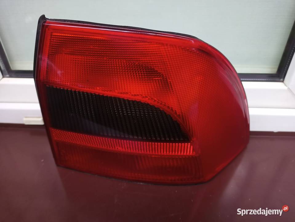 Opel Vectra B FL LIFT lampa tył tylna prawa łódzkie Sieradz