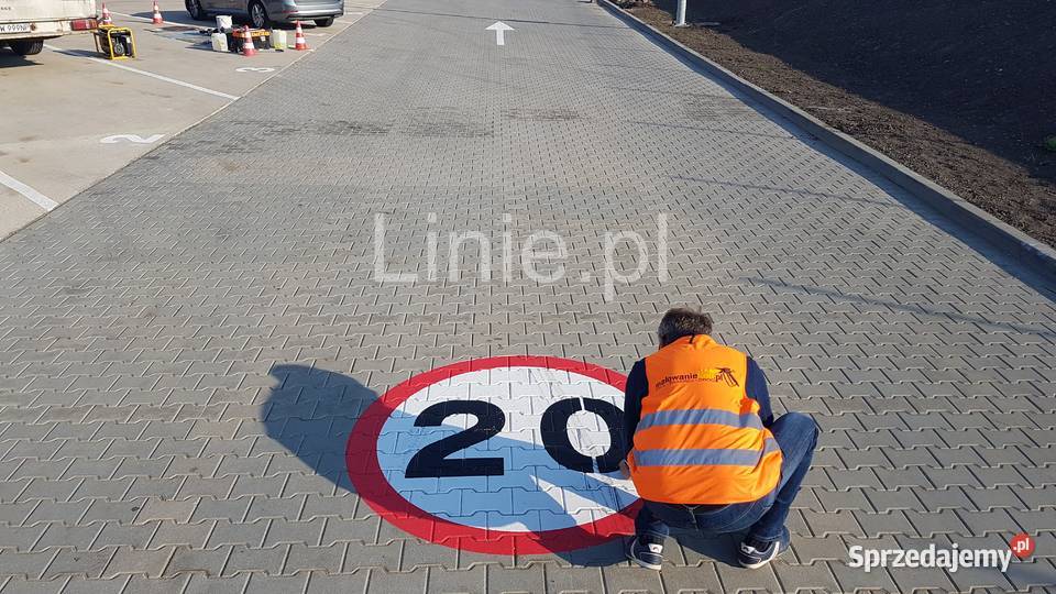 Malowanie linii w magazynie hali zakładzie Linie Łódź