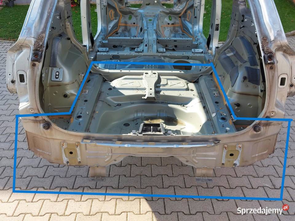 Volvo XC90 II D5 Podłoga wanna pas tył bagażnika osobowe