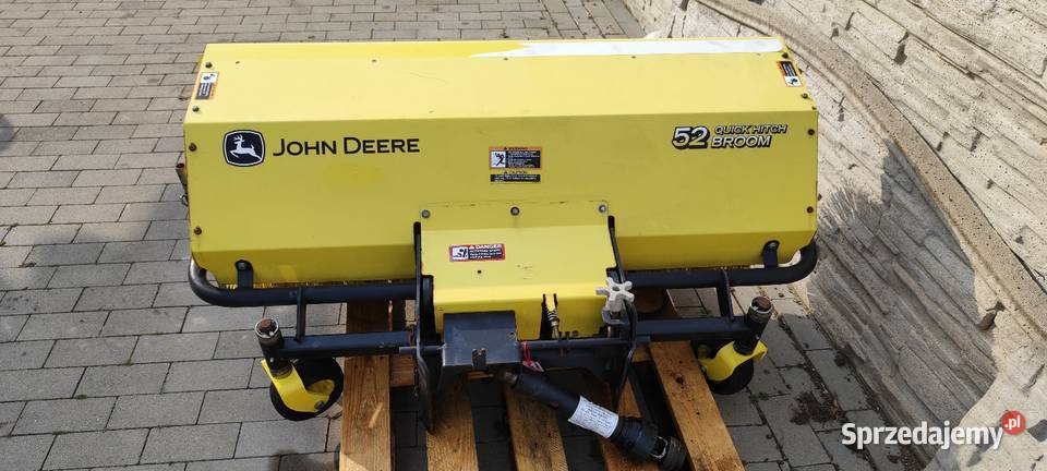 Zamiatarka John Deere 130