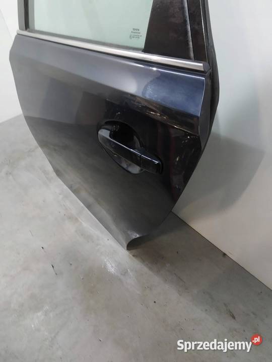 DRZWI LEWE TYŁ KOMBI 1H2 Toyota Auris II 2012