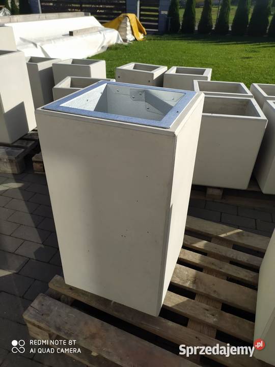 Kosz uliczny betonowy 50 l z wkładem z