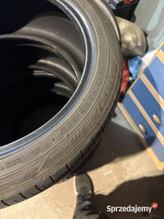 Opony 22545 18 Pirelli falken 4mm