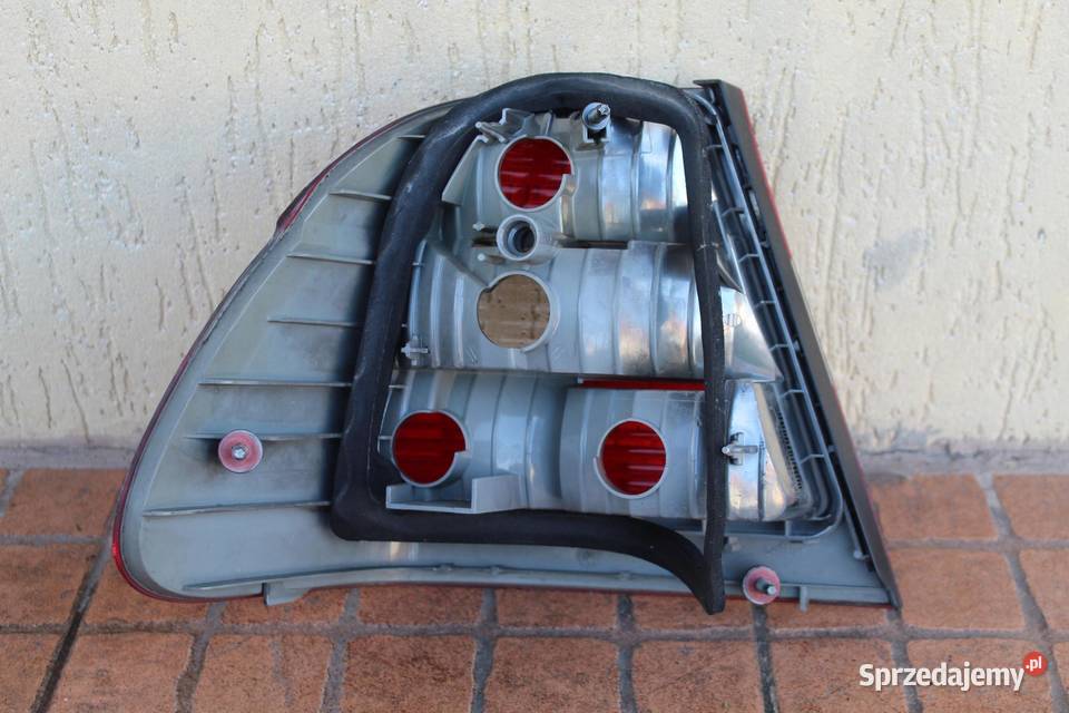 LAMPA PRAWY TYŁ BMW E46 694653601 osobowe