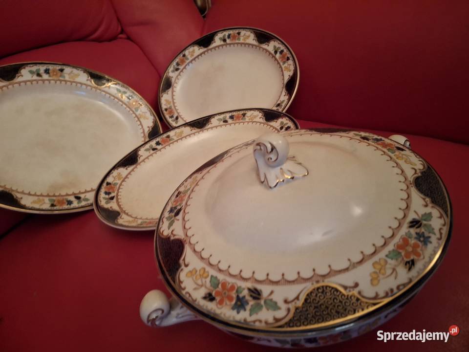 Serwis na środek waza i trzy półmiski mazowieckie Mińsk Mazowiecki