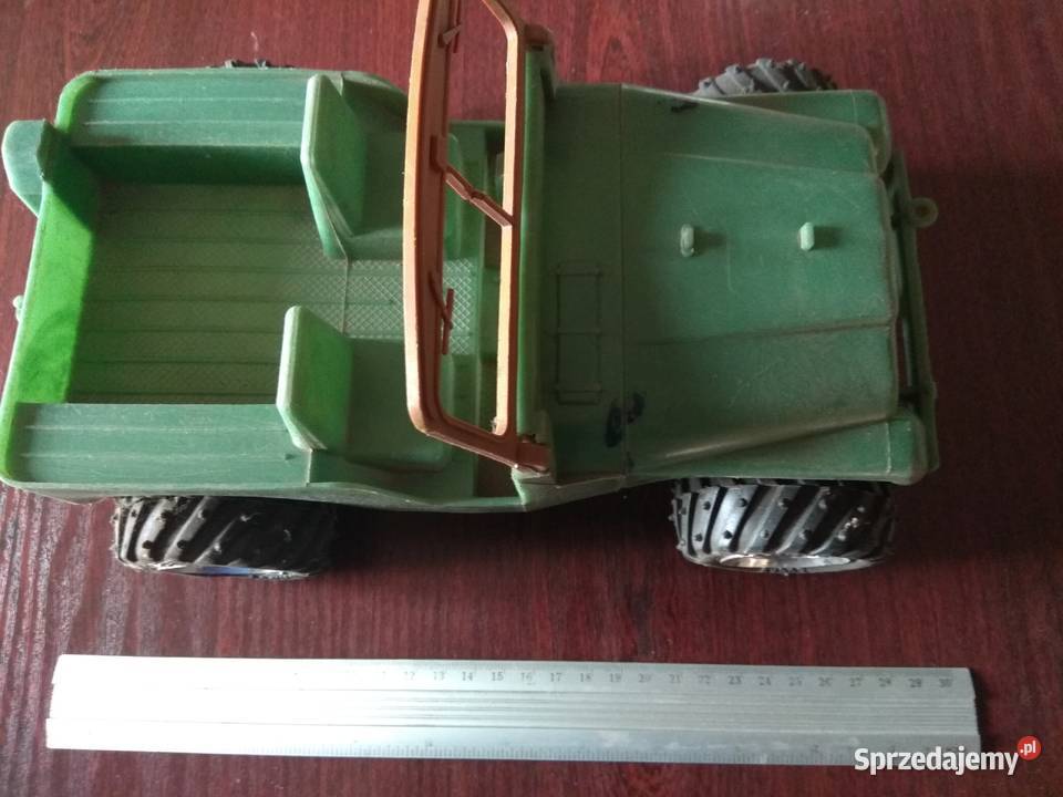 jeep zabawka z czasów prlu na czesci 1168 Stalowa Wola