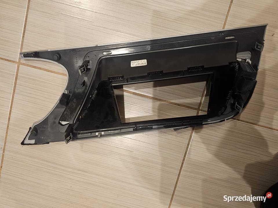 AUDI A4 B8 DEKOR RAMKA WYŚWIETLACZA 8K1857186D osobowe Olsztyn