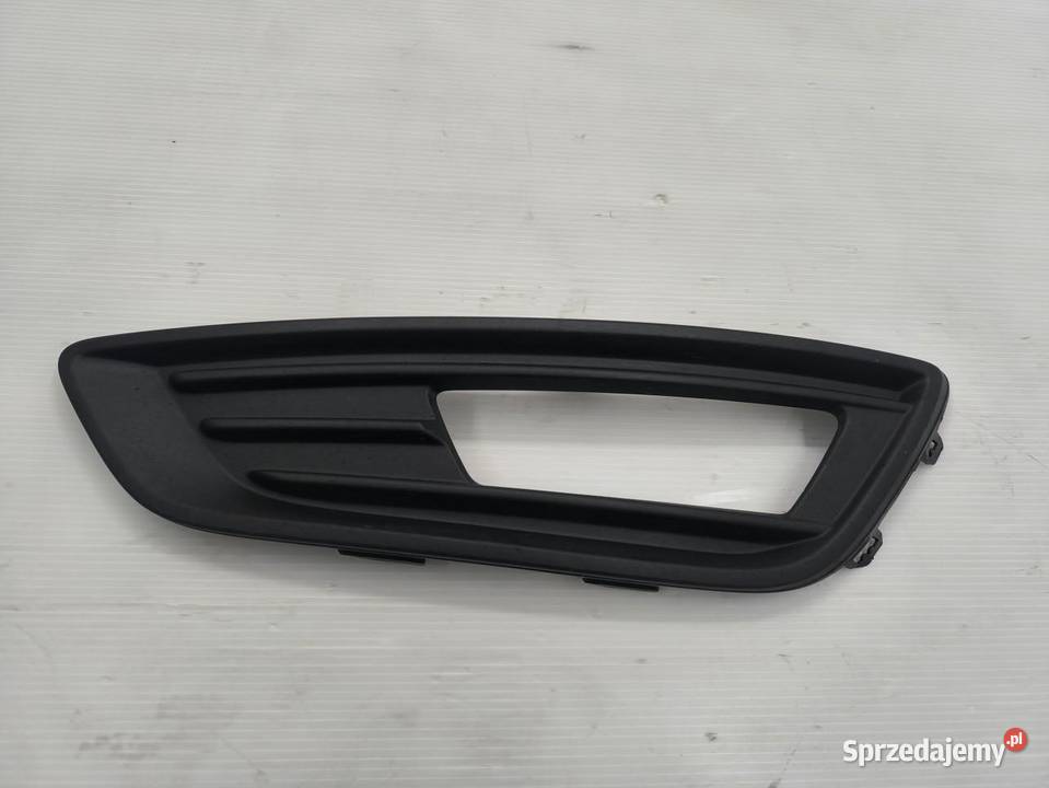 KRATKA HALOGENU LEWA FORD FOCUS MK3 LIFT