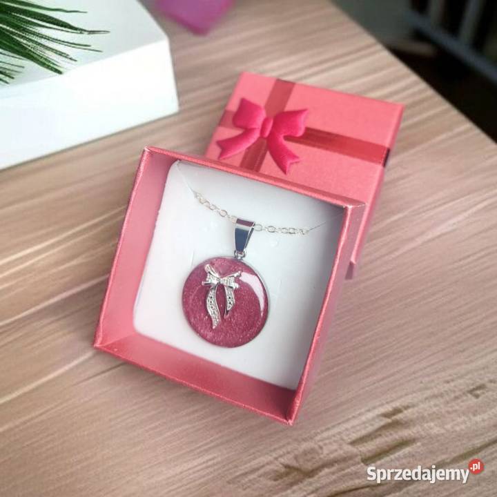 Naszyjnik pełen blasku różowa żywica i srebrny Naszyjniki