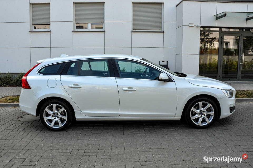 Volvo V60 20D 181 Lift 2015 r dolnośląskie sprzedam