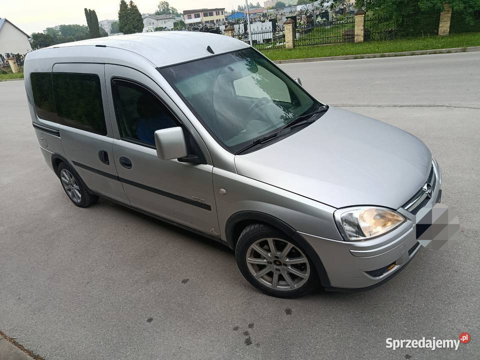 Opel combo C Rok produkcji 2002 świętokrzyskie Połaniec