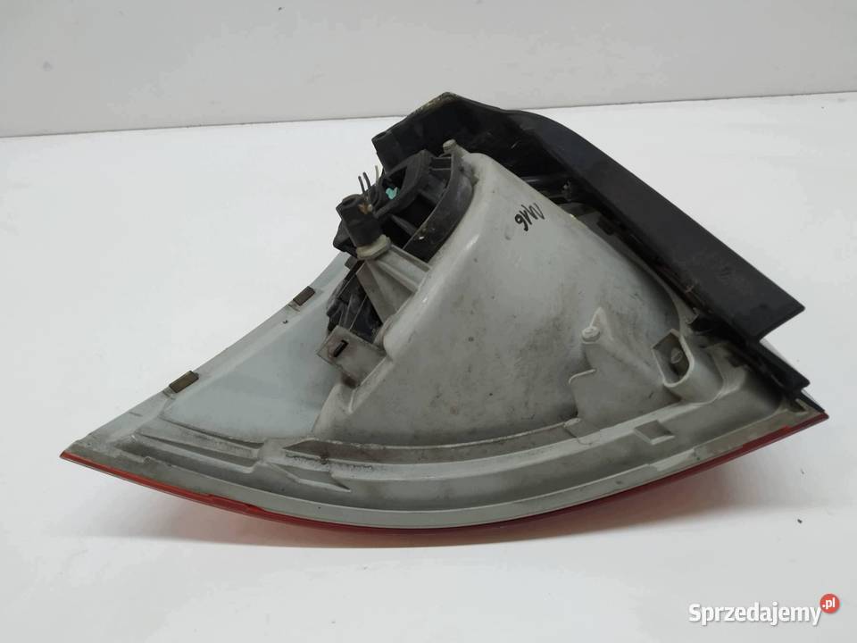 LAMPA TYŁ PRAWA 5D HB VW Volkswagen Golf V