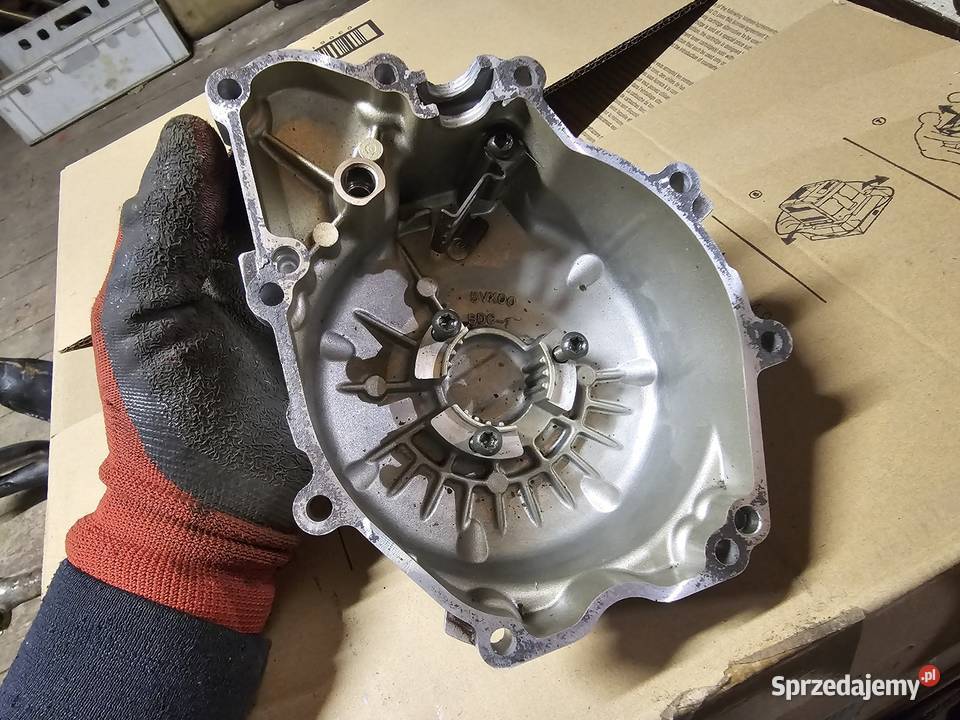 Yamaha FZ6 pokrywa dekiel osłona silnika lewa Jelenia Góra