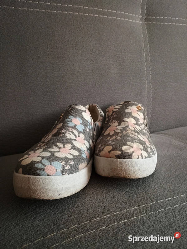 Damskie tenisówki w kwiaty rozmiar 38 Vices