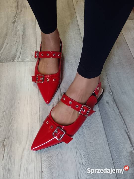 4243 Czerwone baleriny wieczorowe z odkrytą