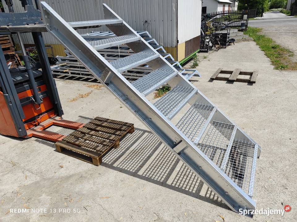 Schody metalowe wema wejście na 169 loft lubelskie Elżbieta