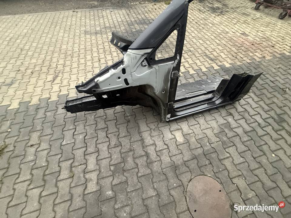 Poszycie boczne lewe ćwiartka lewa Mercedes Vito Ociesęki